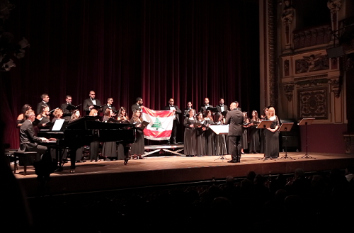 Participantes do evento prestigiaram a apresentação do Coral da Université Antonine - Líbano no Teatro Amazonas