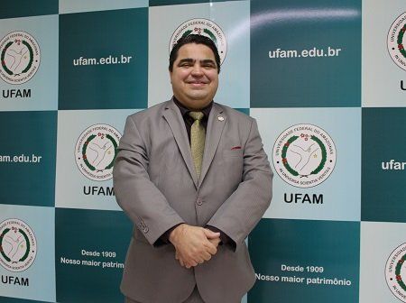 Reitor da Ufam, professor Sylvio Puga, afirma que o novo portal da Universidade é um marco dos dois anos de sua gestão